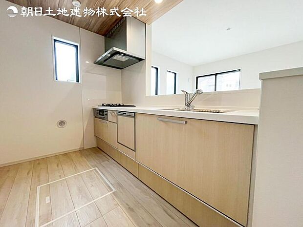 ご見学予約や資料請求などお気軽にお問い合わせください