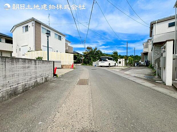 ご見学予約や資料請求などお気軽にお問い合わせください