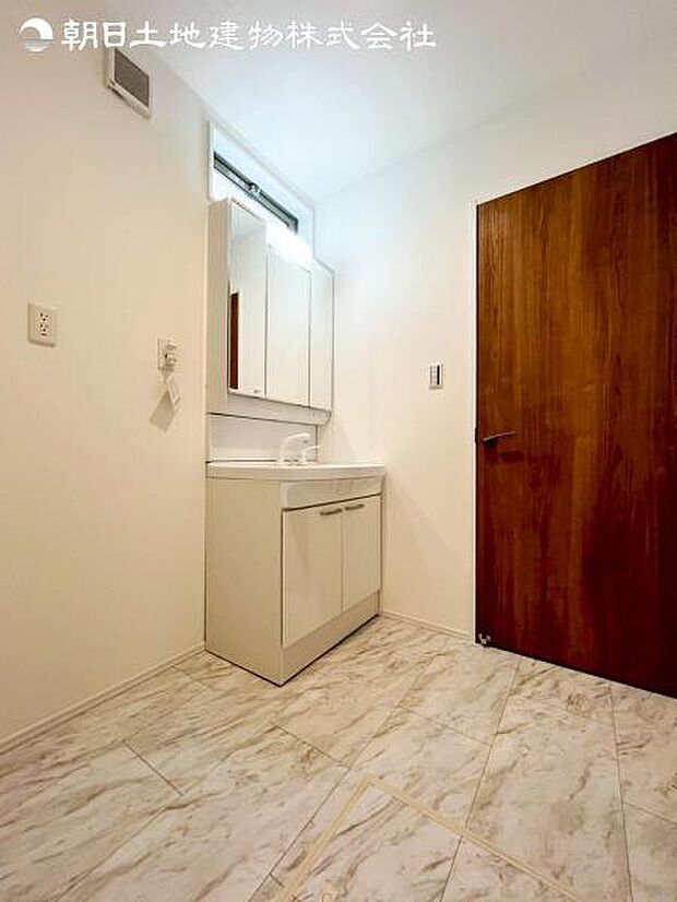 すぐの見学や資料請求などお気軽にお問い合わせください