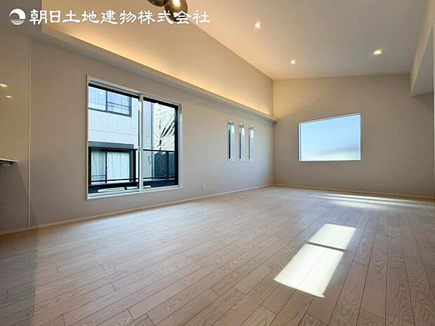 すぐの見学や資料請求などお気軽にお問い合わせお待ちしております