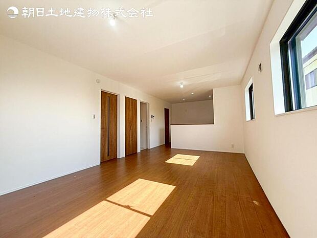 すぐのご見学予約や資料請求などお気軽にお問い合わせお待ちしております