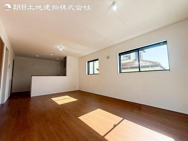 すぐのご見学予約や資料請求などお気軽にお問い合わせお待ちしております