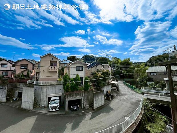 すぐの見学や資料請求などお気軽にお問い合わせお待ちしております