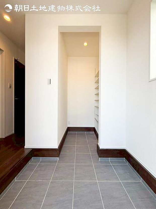 すぐの見学や資料請求などお気軽にお問い合わせお待ちしております