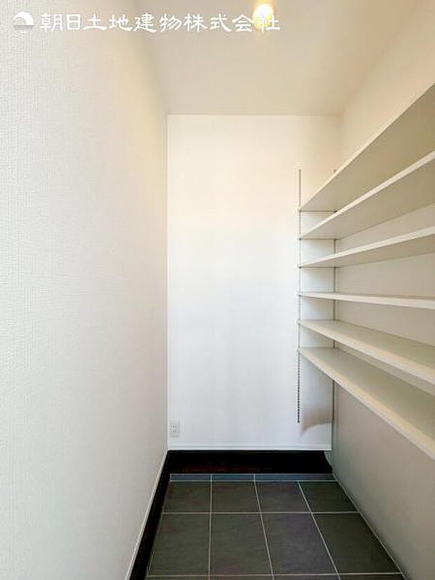 すぐの見学や資料請求などお気軽にお問い合わせお待ちしております