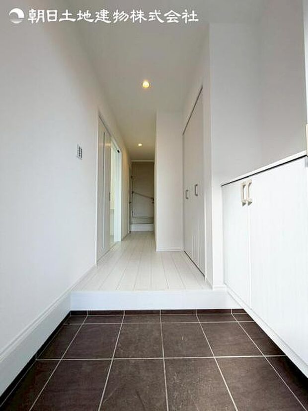 すぐのご見学予約や資料請求などお気軽にお問い合わせお待ちしております