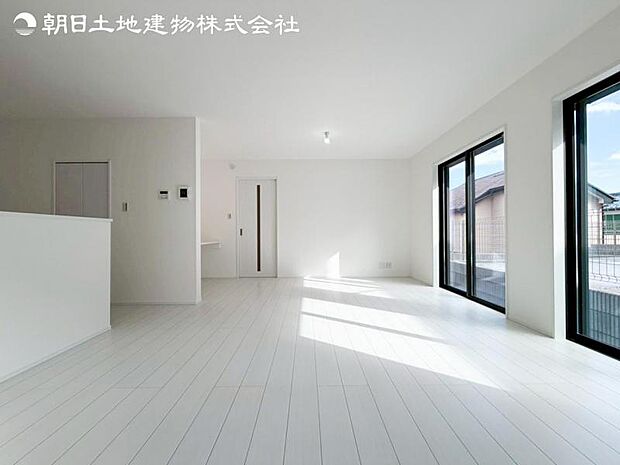 すぐのご見学予約や資料請求などお気軽にお問い合わせお待ちしております