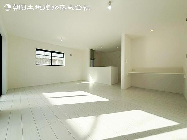 すぐのご見学予約や資料請求などお気軽にお問い合わせお待ちしております