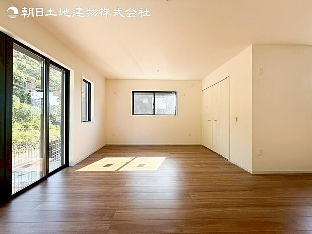 すぐのご見学予約や資料請求などお気軽にお問い合わせお待ちしております