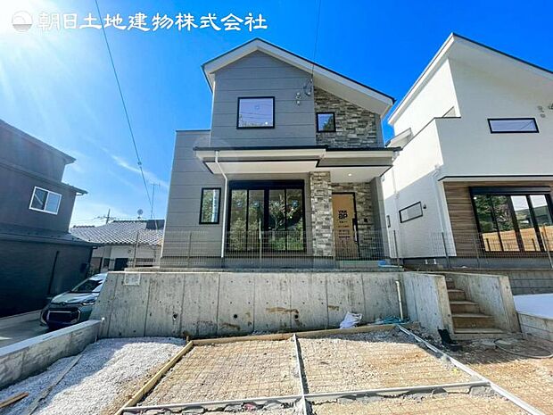 すぐのご見学予約や資料請求などお気軽にお問い合わせお待ちしております