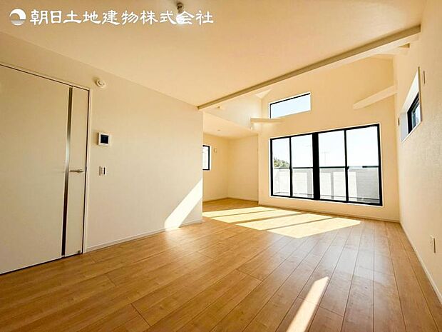 すぐのご見学予約や資料請求などお気軽にお問い合わせお待ちしております