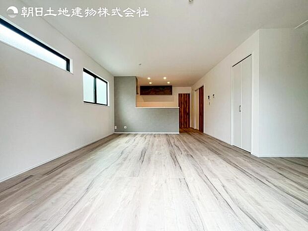 すぐのご見学や資料請求などお気軽にお問い合わせください