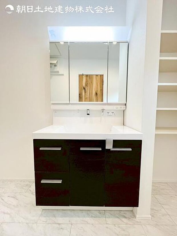 すぐのご見学や資料請求などお気軽にお問い合わせください