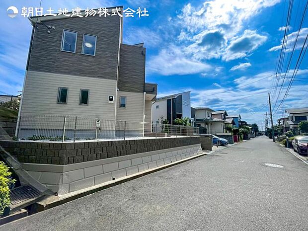 すぐの見学や資料請求などお気軽にお問い合わせください