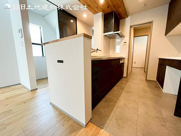 すぐのご見学や資料請求などお気軽にお問い合わせください