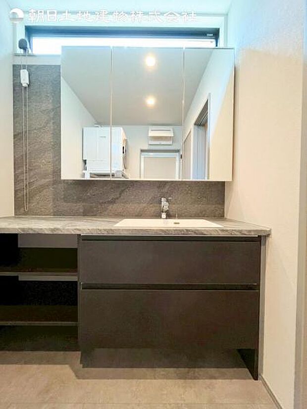 すぐのご見学や資料請求などお気軽にお問い合わせください