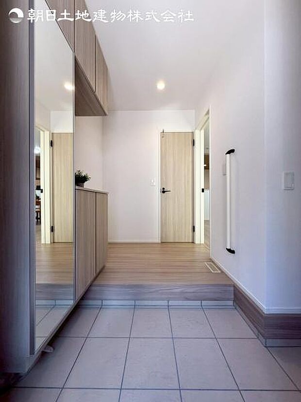 すぐの見学や資料請求などお気軽にお問い合わせお待ちしております