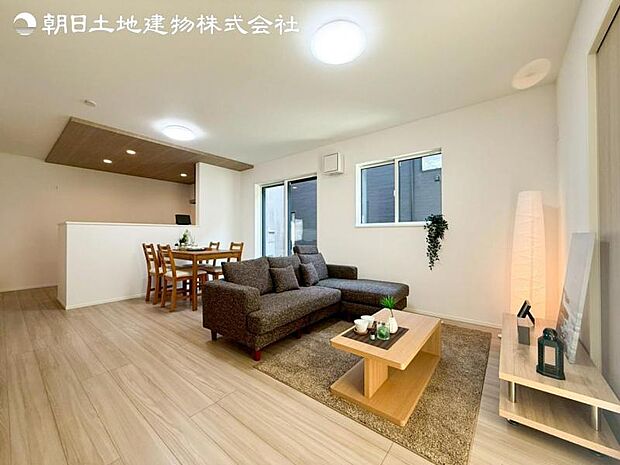 家具等はイメージするために置かれております。販売価格には含めません。