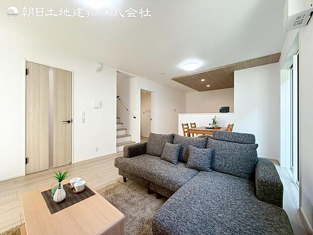 家具等はイメージするために置かれております。販売価格には含めません。