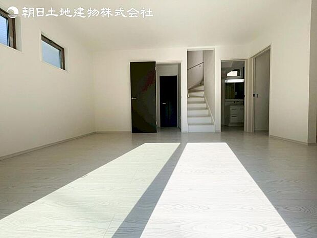 すぐの見学や資料請求などお気軽にお問い合わせお待ちしております