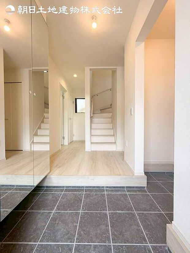 すぐの見学や資料請求などお気軽にお問い合わせお待ちしております