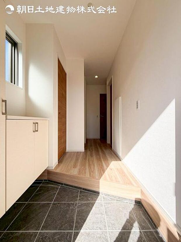 すぐの見学や資料請求など、お気軽にお問い合わせください