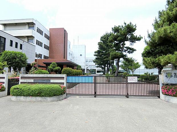 小山中学校まで約2010m