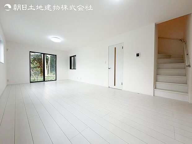 すぐの見学や資料請求などお気軽にお問い合わせお待ちしております