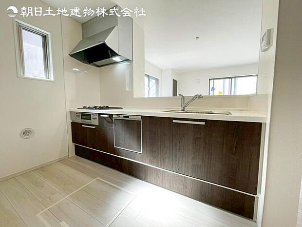 すぐの見学や資料請求などお気軽にお問い合わせお待ちしております