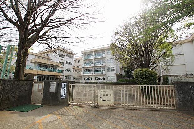 南大谷中学校まで約470m