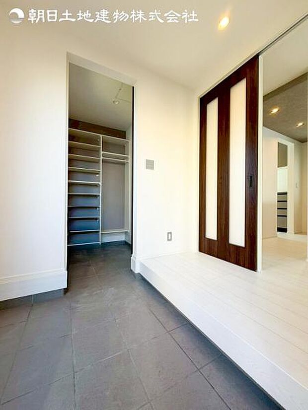 すぐの見学や資料請求など、お気軽にお問い合わせください