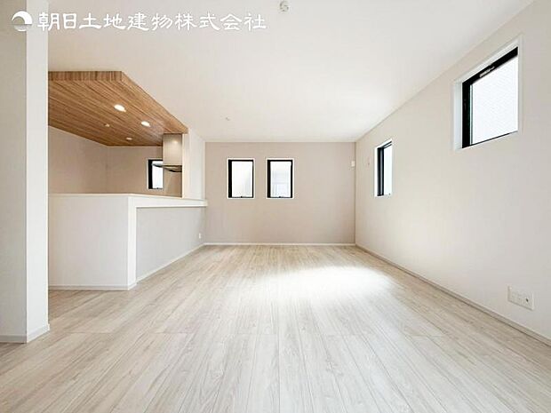 すぐの見学や資料請求など、お気軽にお問い合わせください