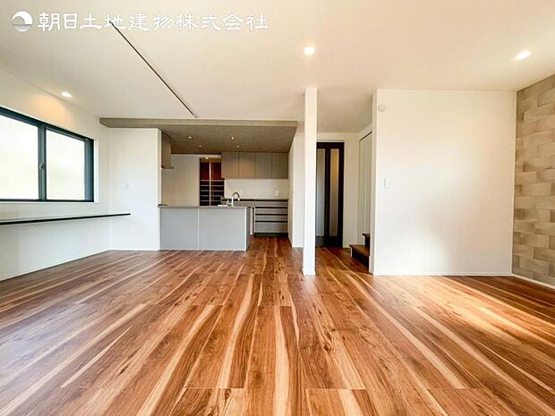 すぐの見学や資料請求などお気軽にお問い合わせお待ちしております