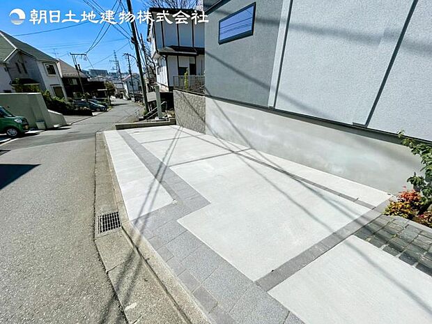 すぐの見学や資料請求などお気軽にお問い合わせお待ちしております