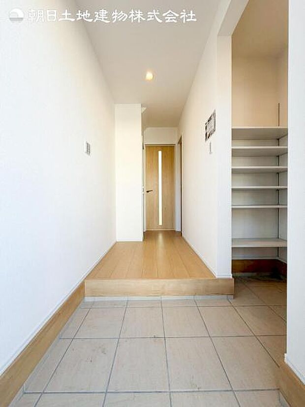 すぐの見学や資料請求などお気軽にお問い合わせお待ちしております