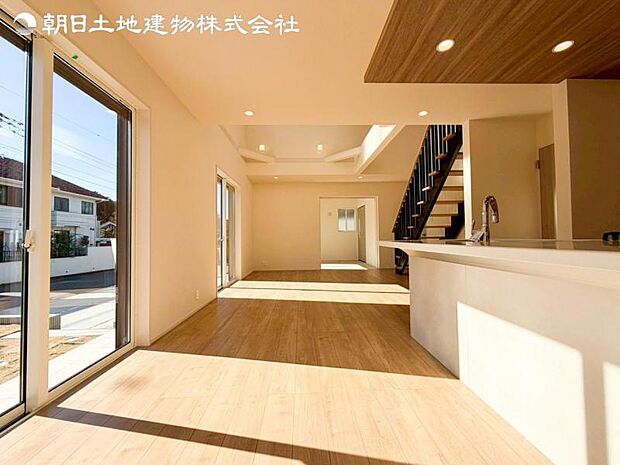 すぐの見学や資料請求などお気軽にお問い合わせおまちしております