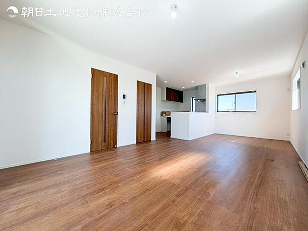 すぐの見学や資料請求などお気軽にお問い合わせお待ちしております