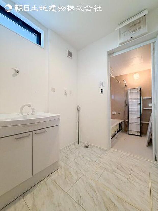 すぐのご見学や資料請求などお気軽にお問い合わせください