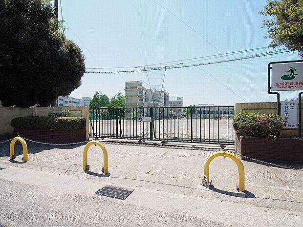 南林間中学校まで約383m