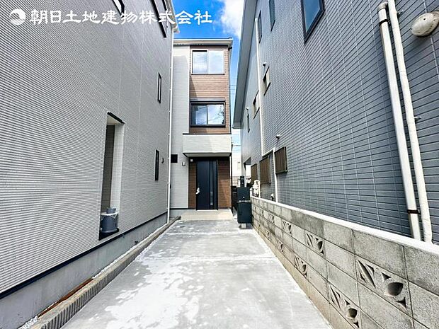 すぐの見学や資料請求など、お気軽にお問い合わせください