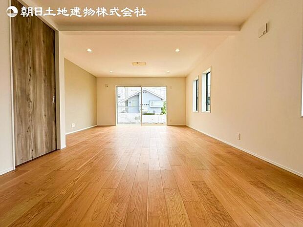 すぐの見学や資料請求など、お気軽にお問い合わせください