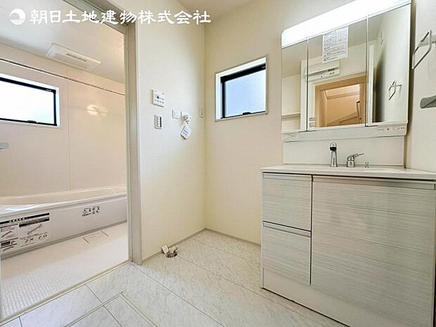 すぐの見学や資料請求など、お気軽にお問い合わせください