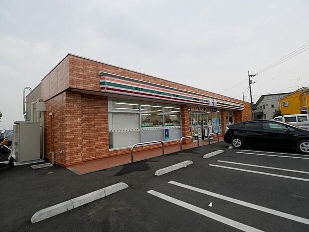 セブンイレブン町田本町田中町店まで約77ｍ