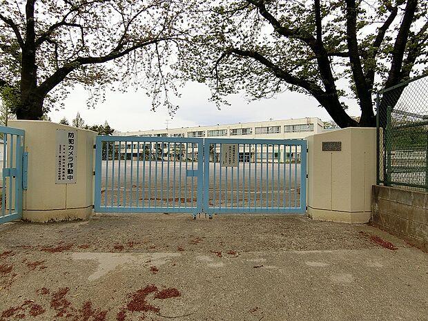 鶴川第四小学校まで約1597ｍ