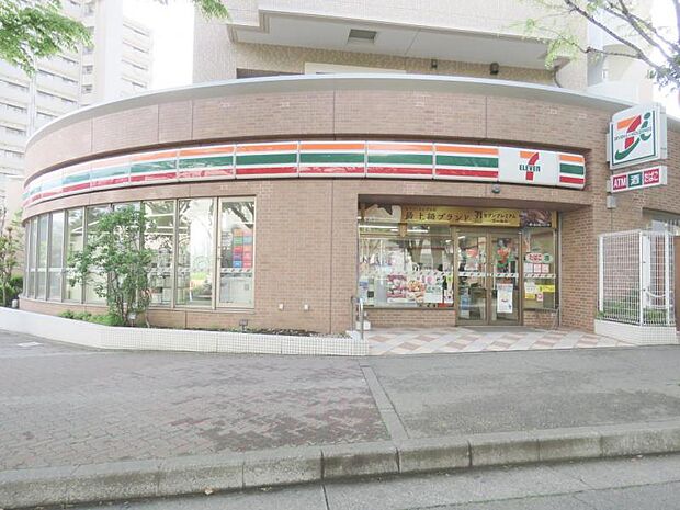 セブンイレブン大和中央林間駅前店まで約228ｍ