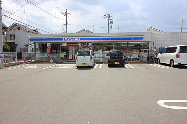 ローソン上草柳8丁目店まで約298m