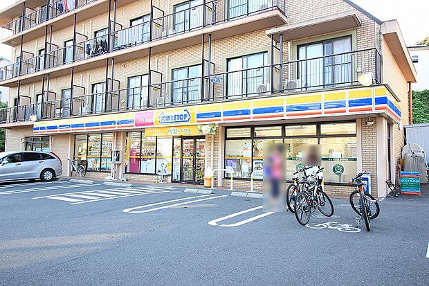 ミニストップ町田和光学園前店まで約555ｍ