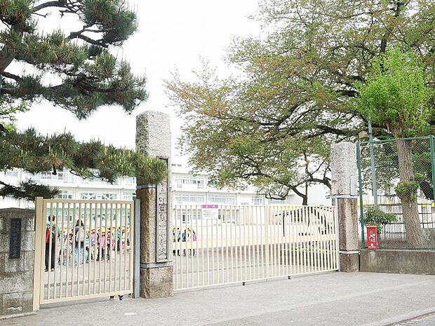 町田第一小学校まで約617m (徒歩8分)