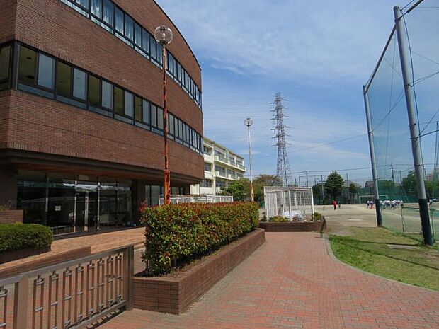 町田第一中学校まで約541m(徒歩7分)