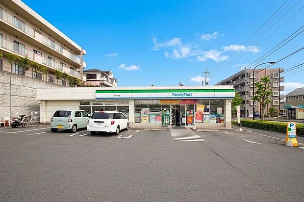 ファミリーマート町田図師店まで約723m